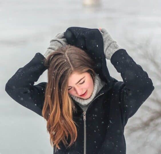 You are currently viewing Winter Hair Problems and Easy Solutions for Women at Home